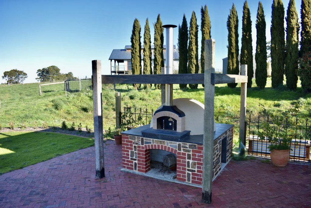 Pizza Oven built by Shane at The Barn